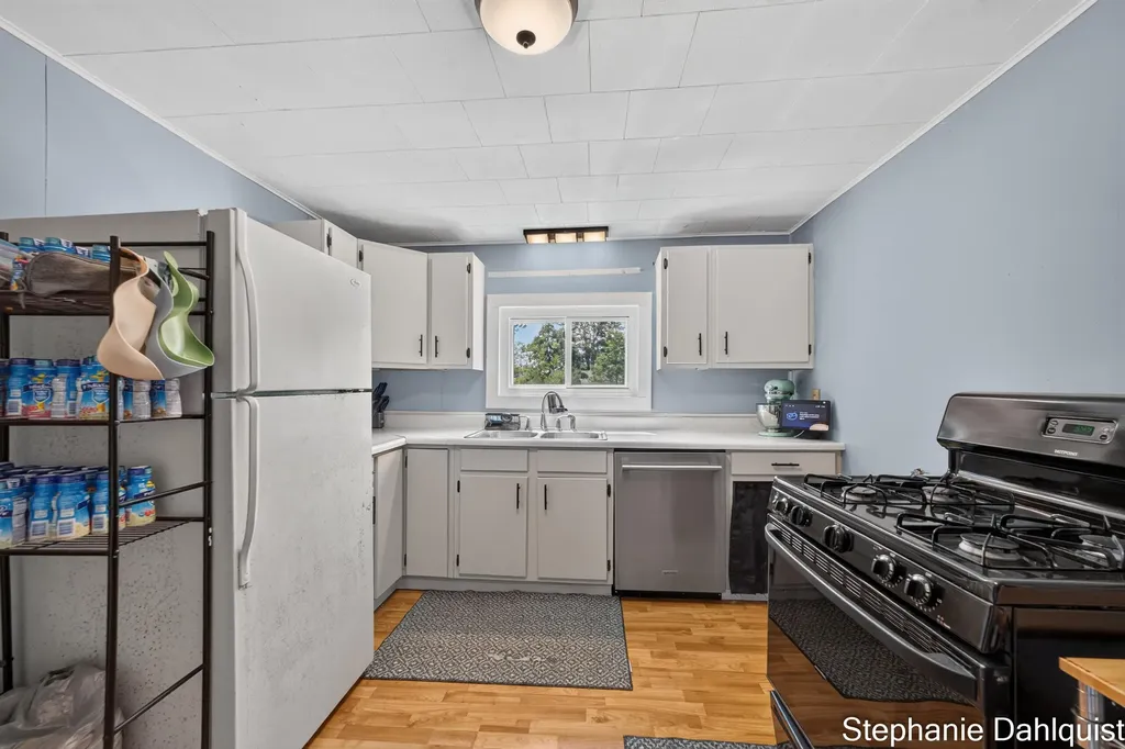 4622 E Apple Avenue Egelston Township MI 49442