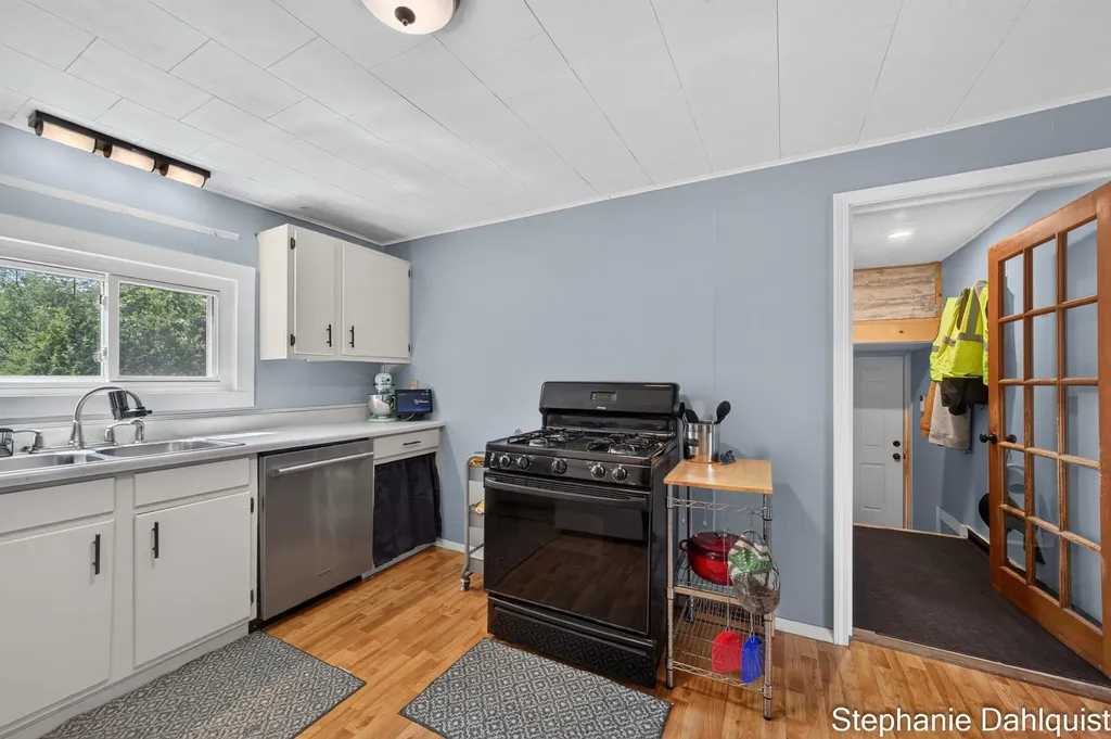 4622 E Apple Avenue Egelston Township MI 49442