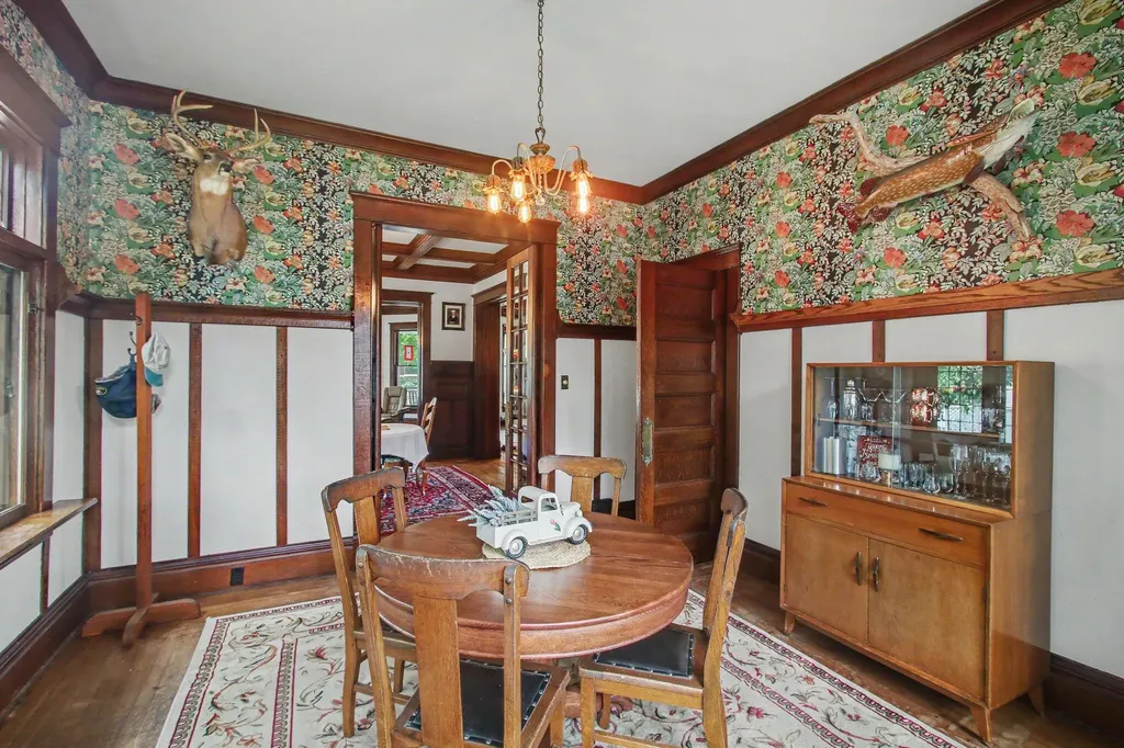 360 E Central Avenue Zeeland City MI 49464