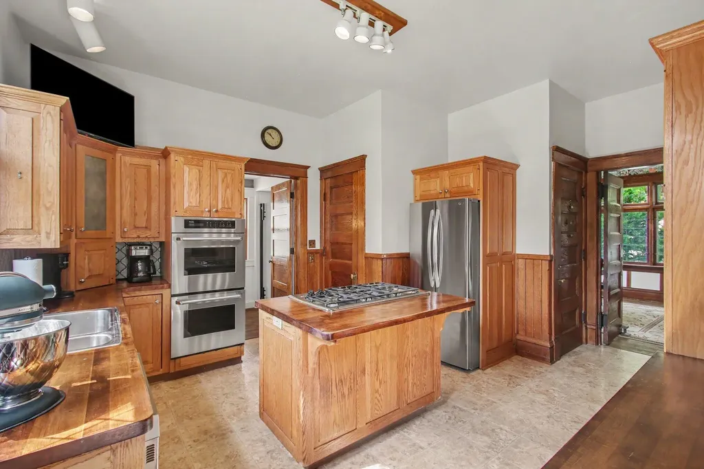 360 E Central Avenue Zeeland City MI 49464