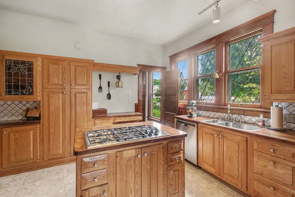 360 E Central Avenue Zeeland City MI 49464