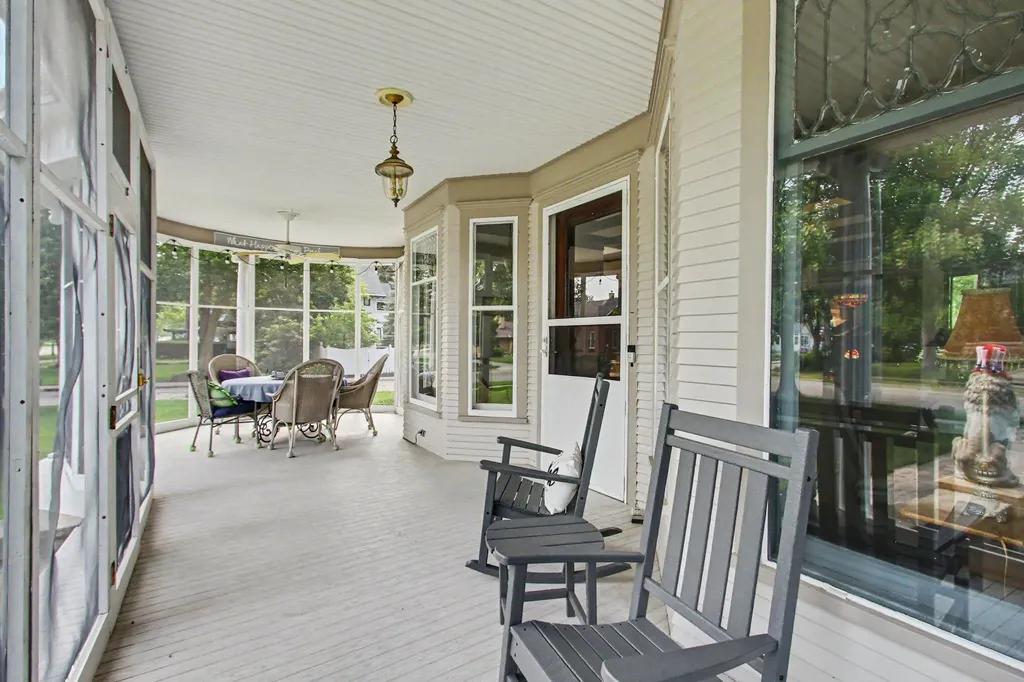360 E Central Avenue Zeeland City MI 49464