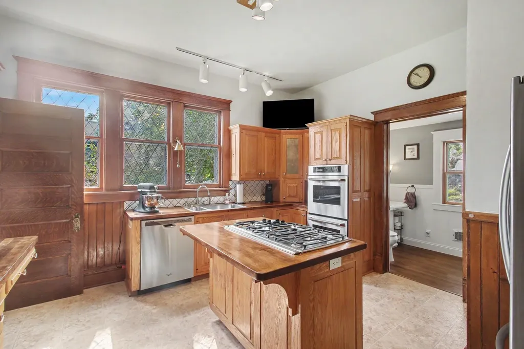 360 E Central Avenue Zeeland City MI 49464