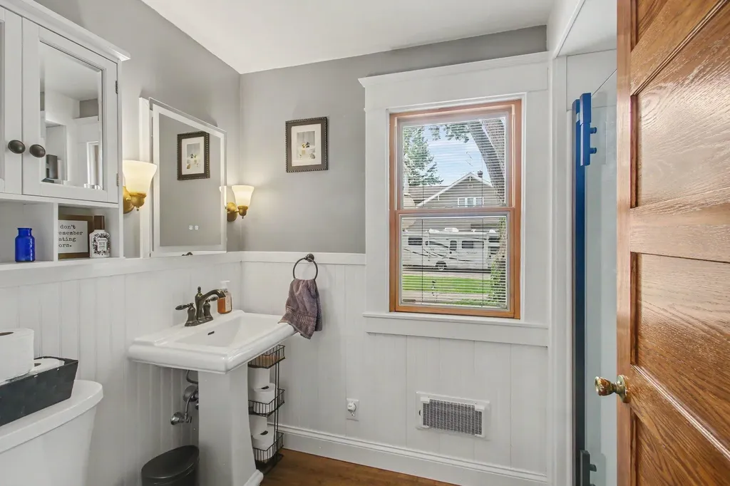 360 E Central Avenue Zeeland City MI 49464