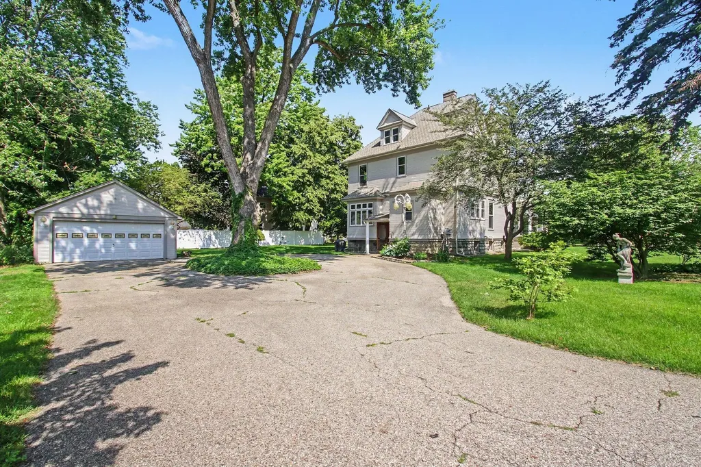360 E Central Avenue Zeeland City MI 49464