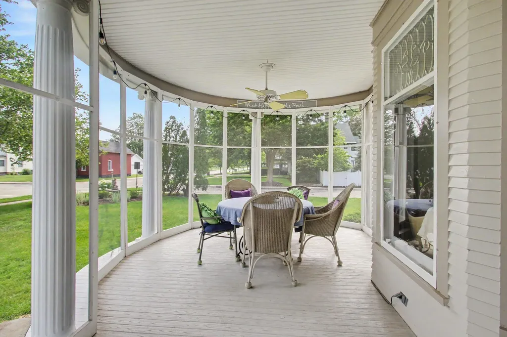 360 E Central Avenue Zeeland City MI 49464