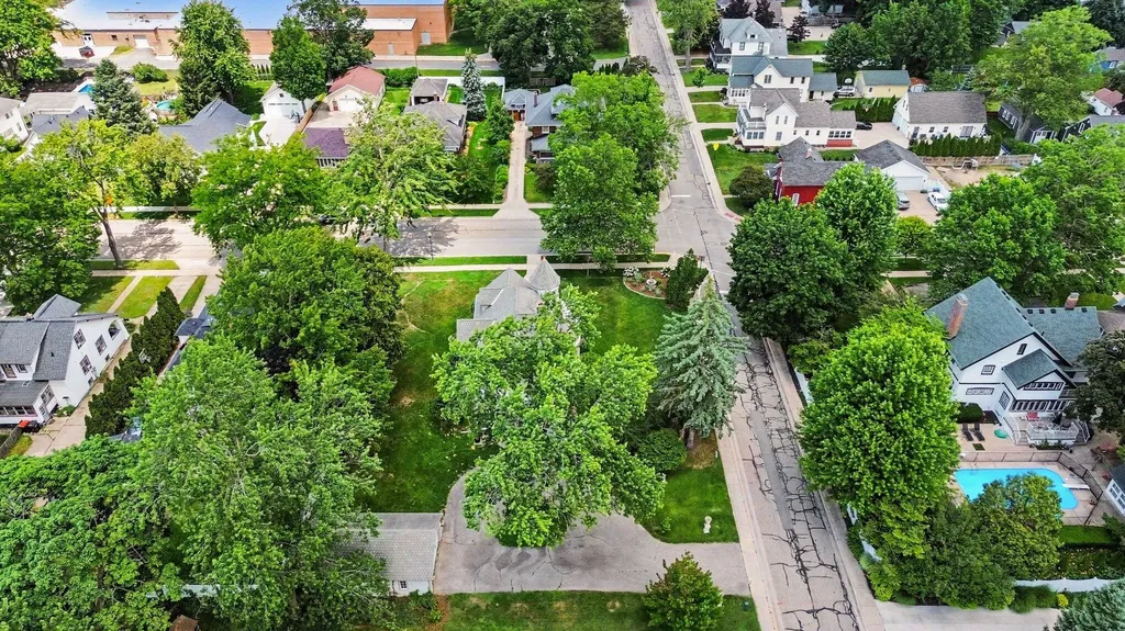 360 E Central Avenue Zeeland City MI 49464