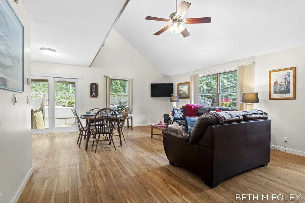 692 Mt Pisgah Boulevard Park Township MI 49424