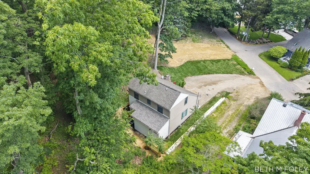 692 Mt Pisgah Boulevard Park Township MI 49424