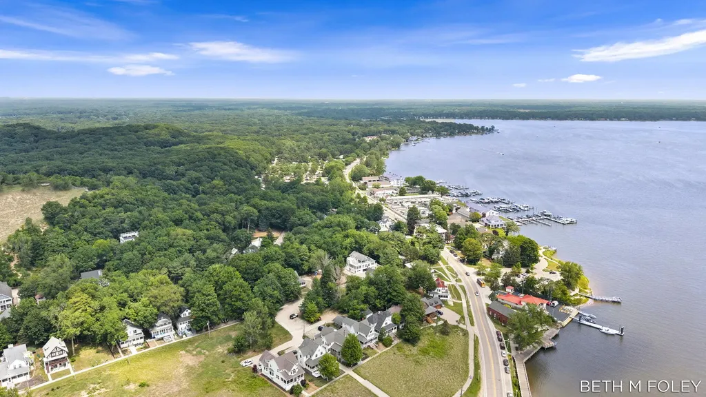 692 Mt Pisgah Boulevard Park Township MI 49424