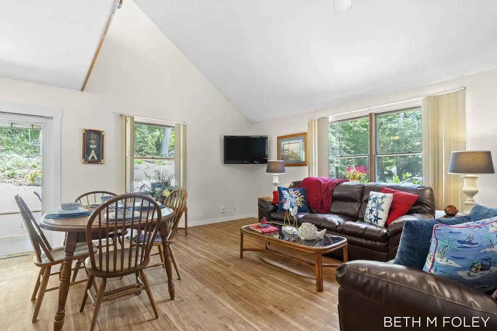 692 Mt Pisgah Boulevard Park Township MI 49424