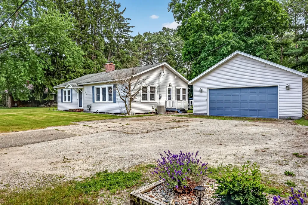 4945 Wilcox Street Montague City MI 49437