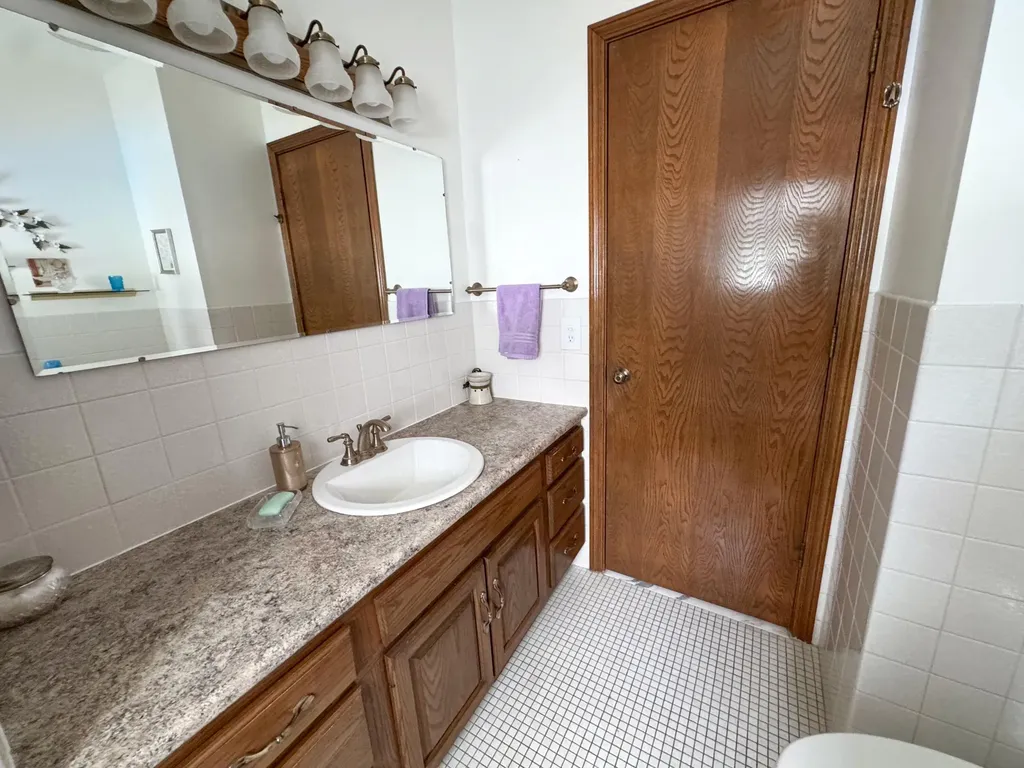 2304 Columbus Avenue Norton Shores City MI 49441