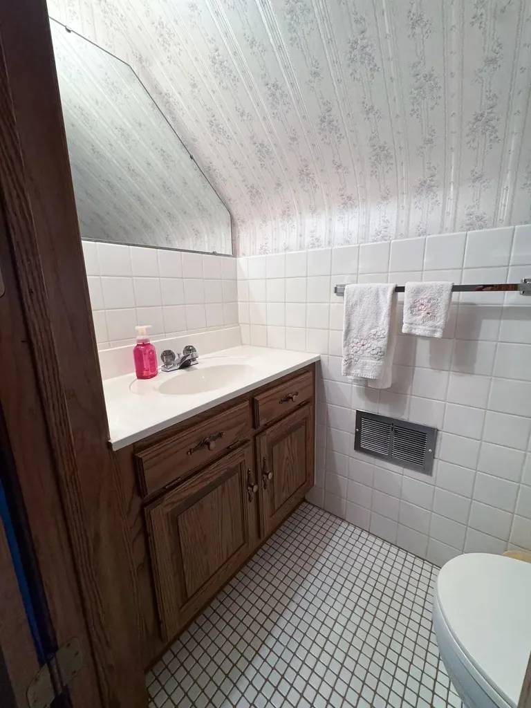 2304 Columbus Avenue Norton Shores City MI 49441