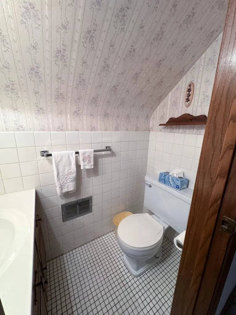 2304 Columbus Avenue Norton Shores City MI 49441