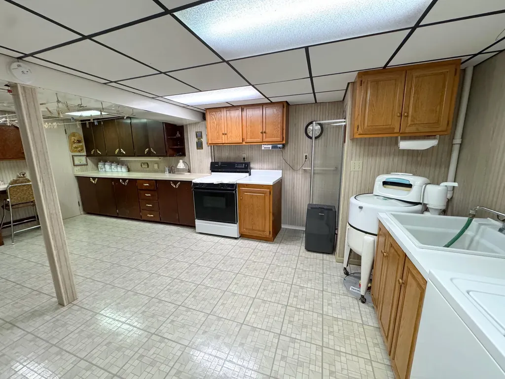 2304 Columbus Avenue Norton Shores City MI 49441