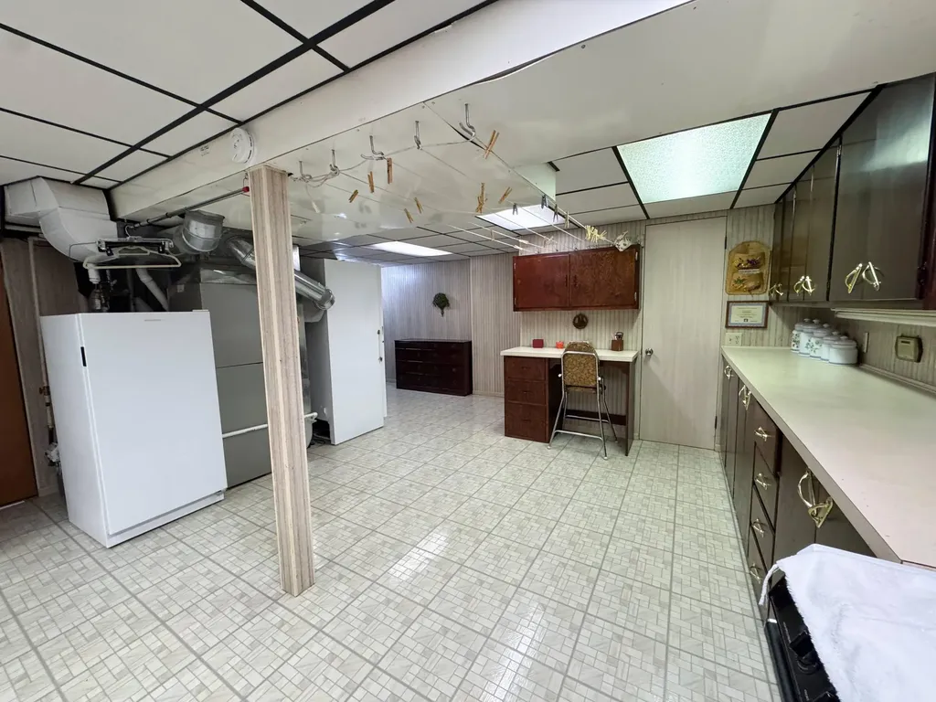 2304 Columbus Avenue Norton Shores City MI 49441