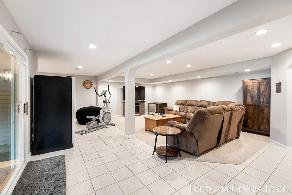 4007 Meadow Lane Fruitport Charter Township MI 49444