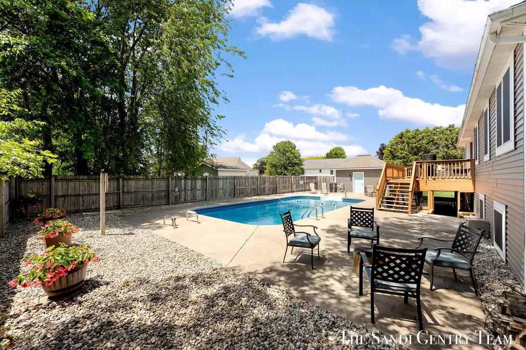 4007 Meadow Lane Fruitport Charter Township MI 49444
