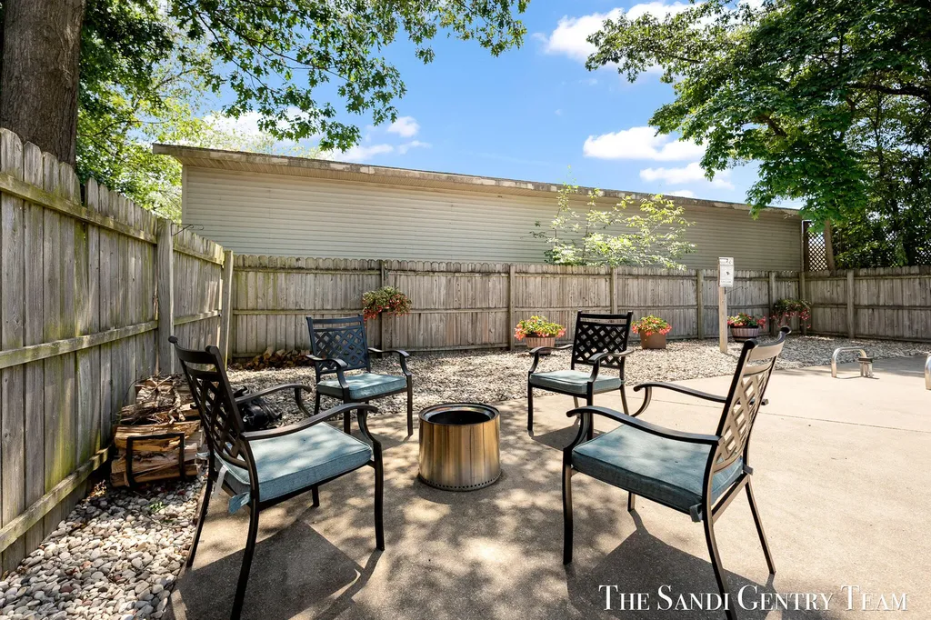4007 Meadow Lane Fruitport Charter Township MI 49444