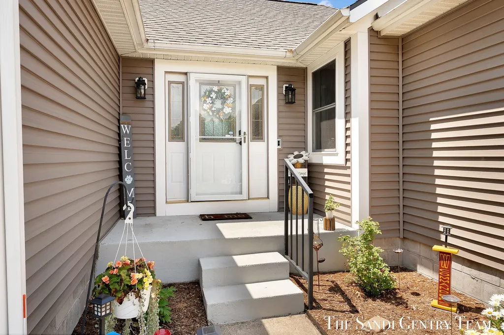 4007 Meadow Lane Fruitport Charter Township MI 49444