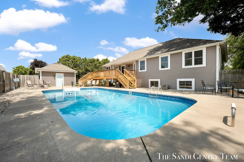 4007 Meadow Lane Fruitport Charter Township MI 49444