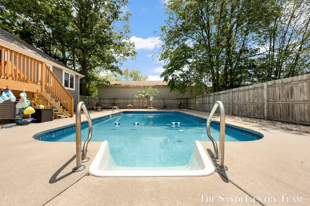 4007 Meadow Lane Fruitport Charter Township MI 49444