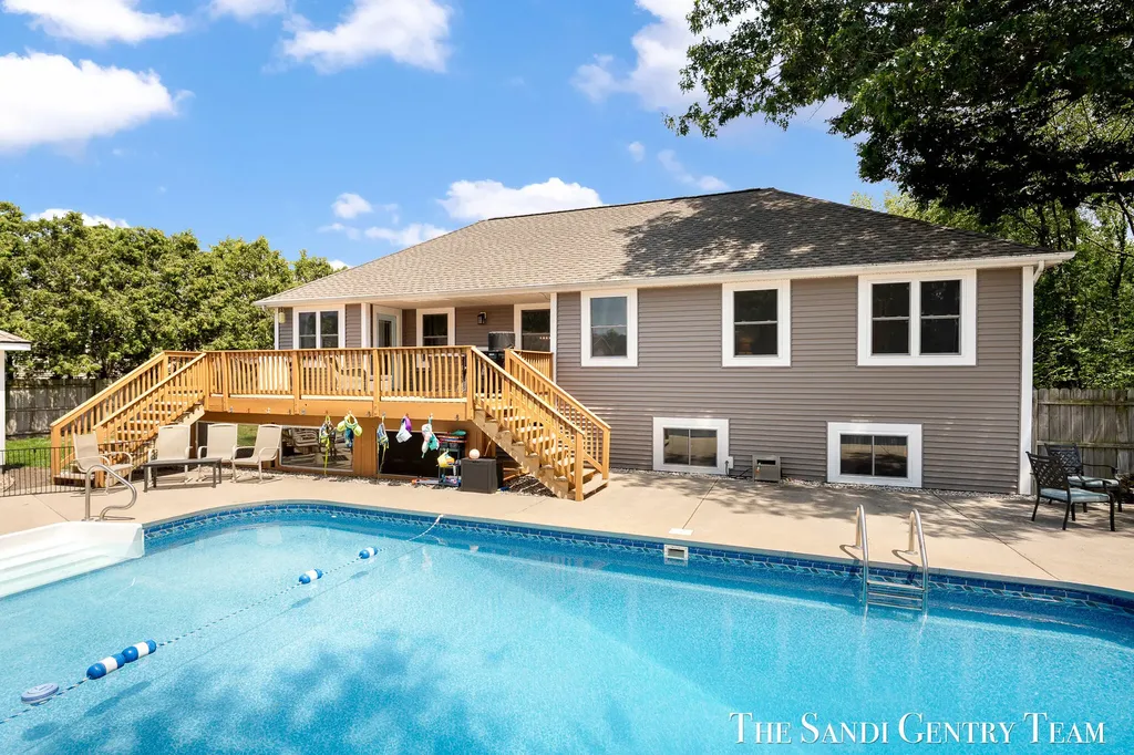 4007 Meadow Lane Fruitport Charter Township MI 49444