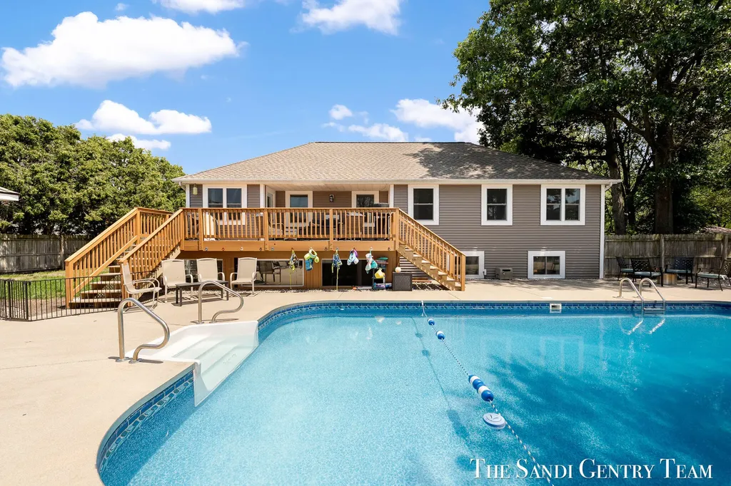 4007 Meadow Lane Fruitport Charter Township MI 49444