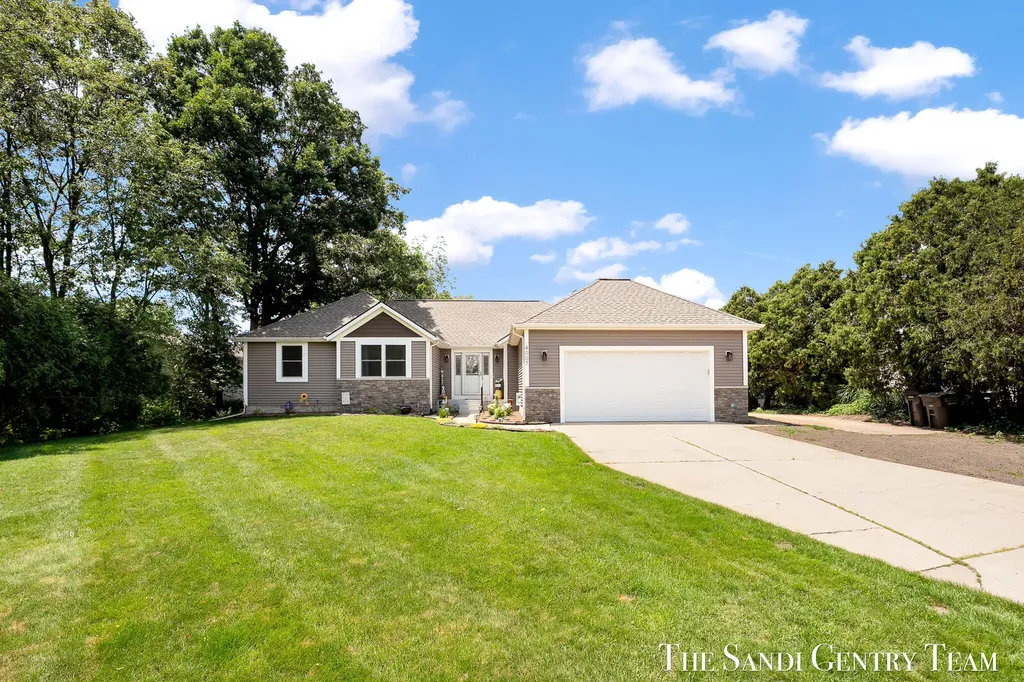 4007 Meadow Lane Fruitport Charter Township MI 49444