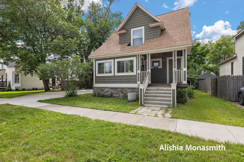 313 N 5th Street Grand Haven City MI 49417