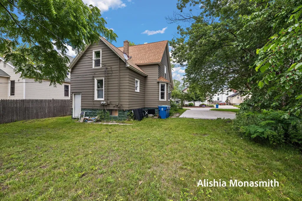 313 N 5th Street Grand Haven City MI 49417