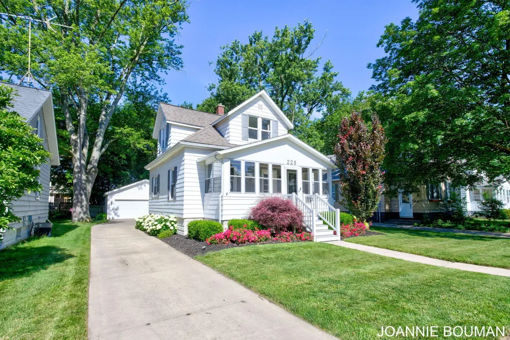 228 N Ottawa Street Zeeland City MI 49464