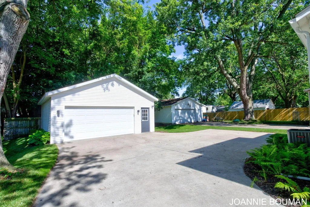228 N Ottawa Street Zeeland City MI 49464