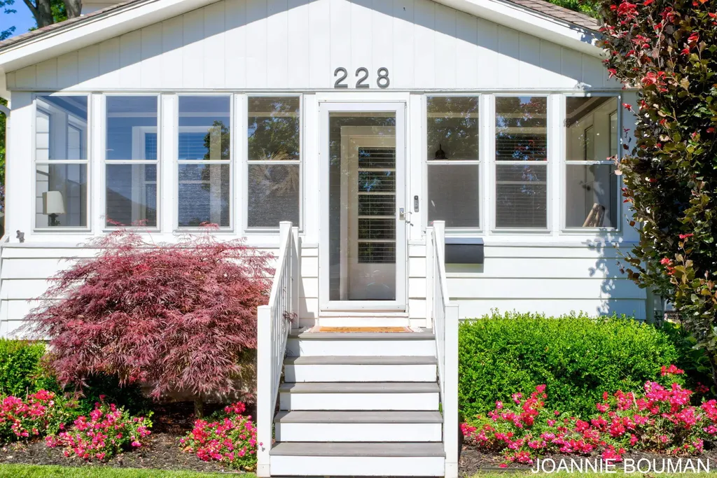 228 N Ottawa Street Zeeland City MI 49464