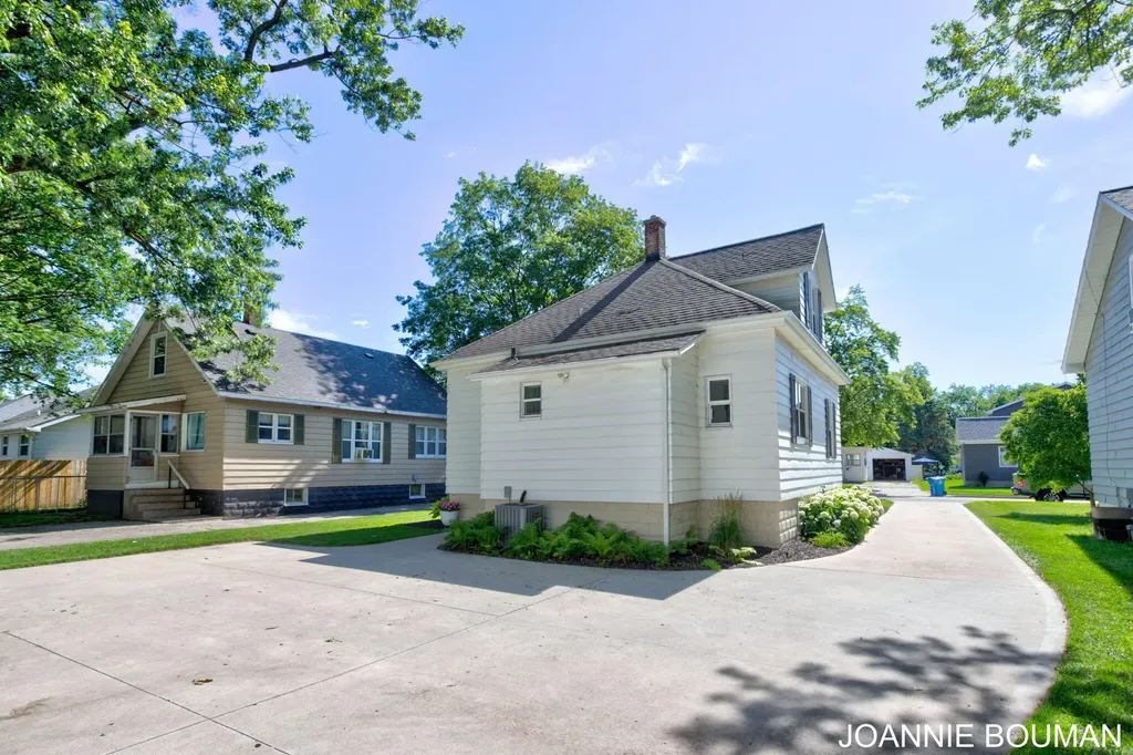228 N Ottawa Street Zeeland City MI 49464