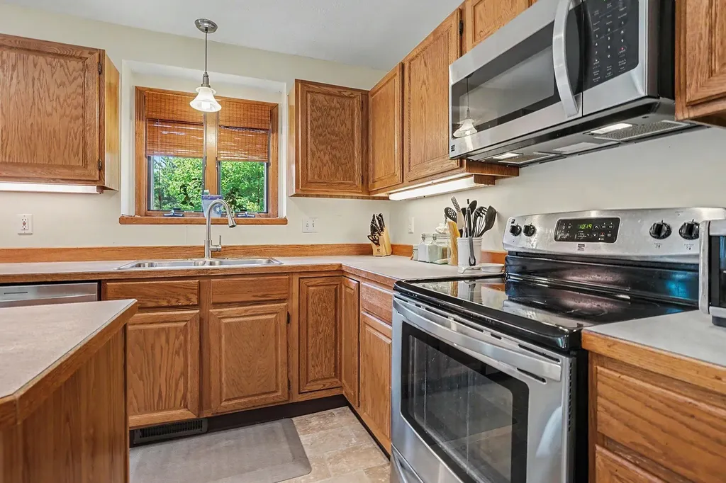 1864 Erin Isle Drive Park Township MI 49424