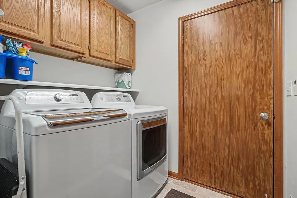 1864 Erin Isle Drive Park Township MI 49424