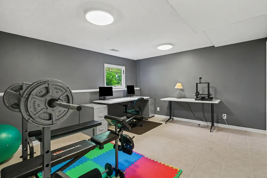 1864 Erin Isle Drive Park Township MI 49424