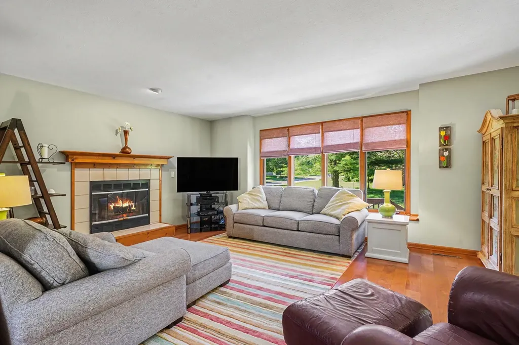 1864 Erin Isle Drive Park Township MI 49424