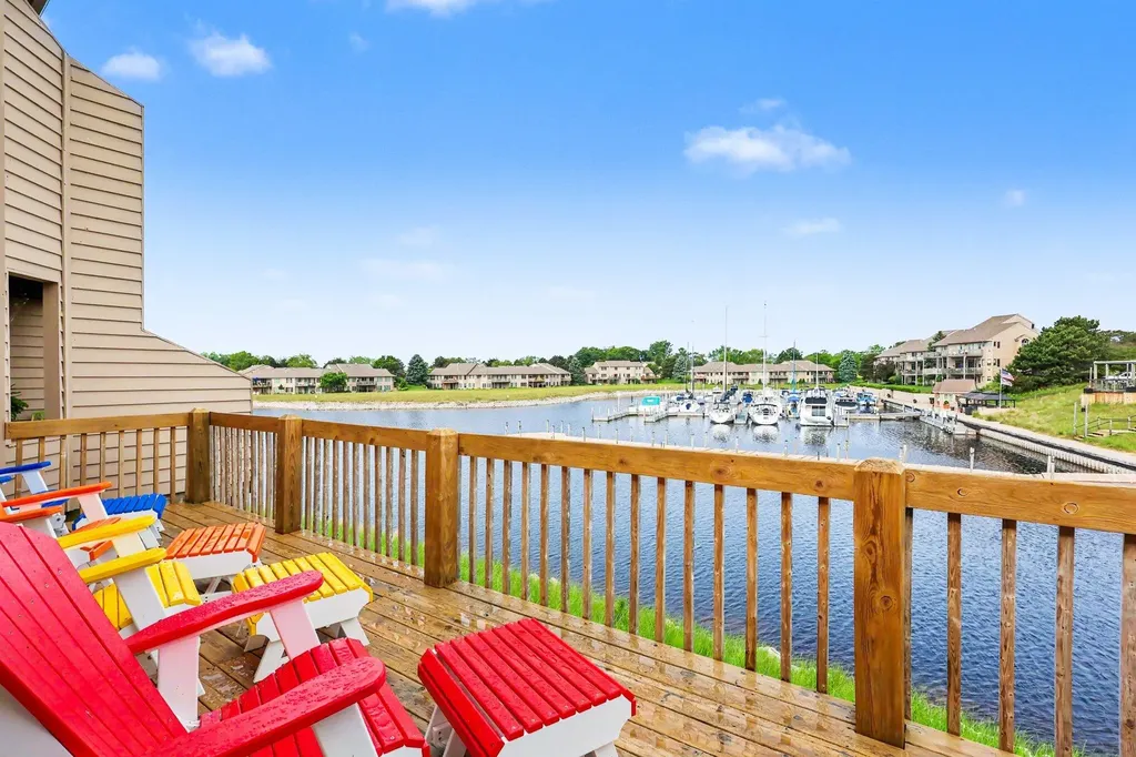 1410 E Harbour Towne Circle Muskegon City MI 49441