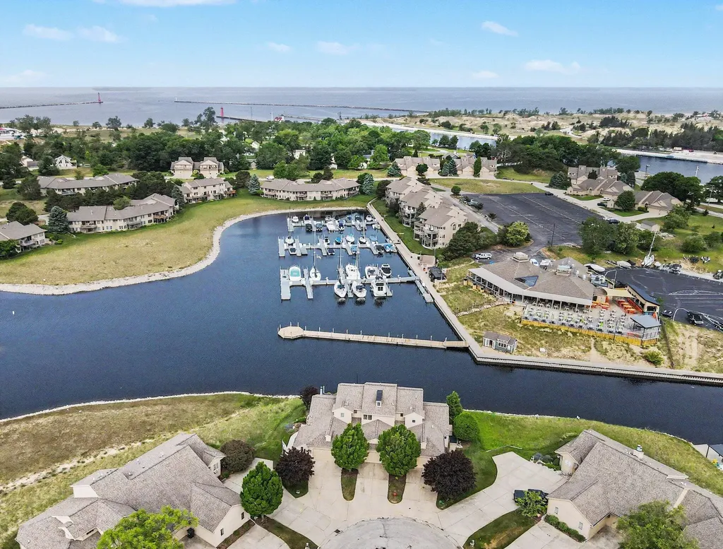 1410 E Harbour Towne Circle Muskegon City MI 49441