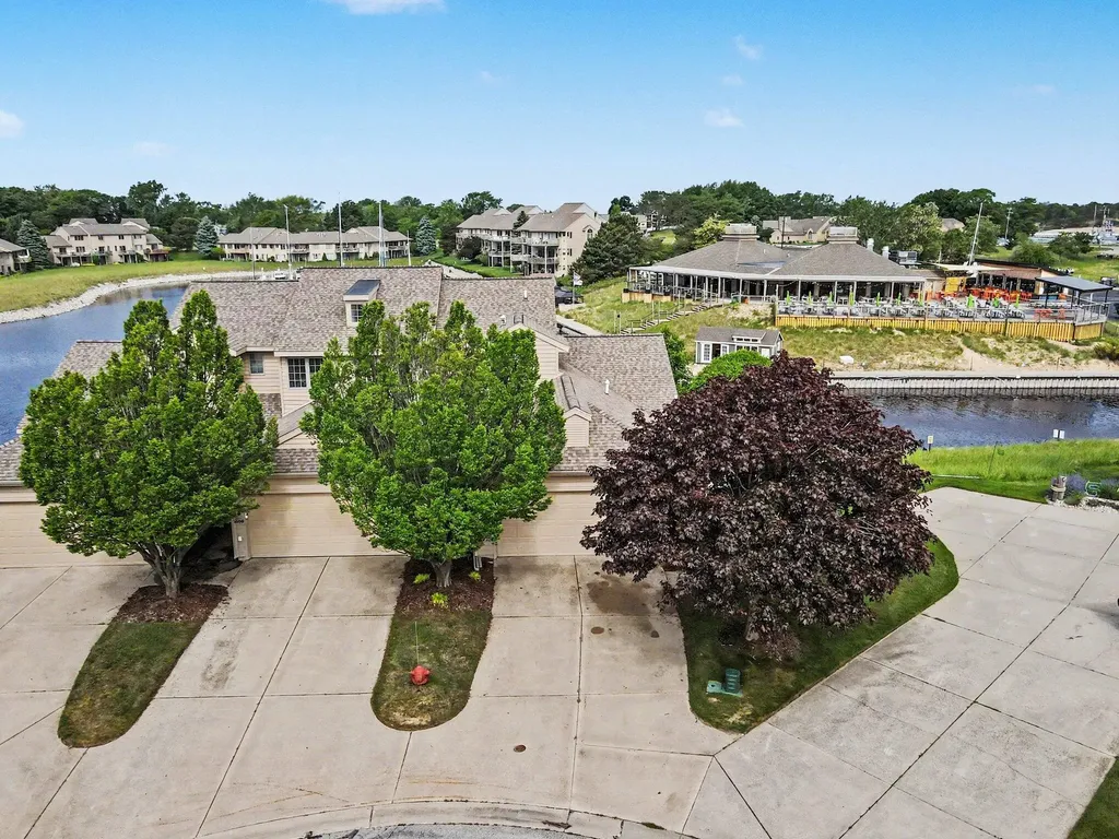1410 E Harbour Towne Circle Muskegon City MI 49441