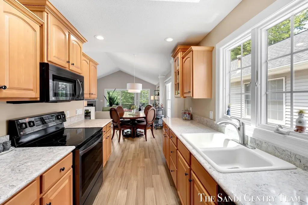 931 Bluff Creek Drive Grand Haven City MI 49417