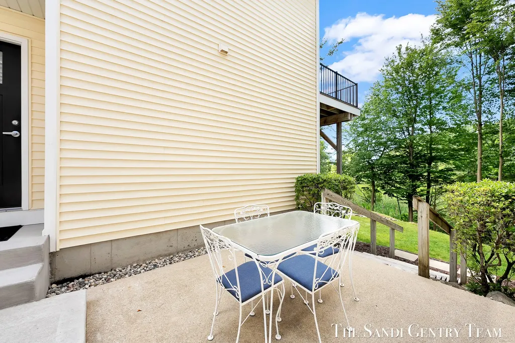 931 Bluff Creek Drive Grand Haven City MI 49417