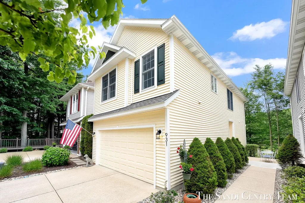931 Bluff Creek Drive Grand Haven City MI 49417