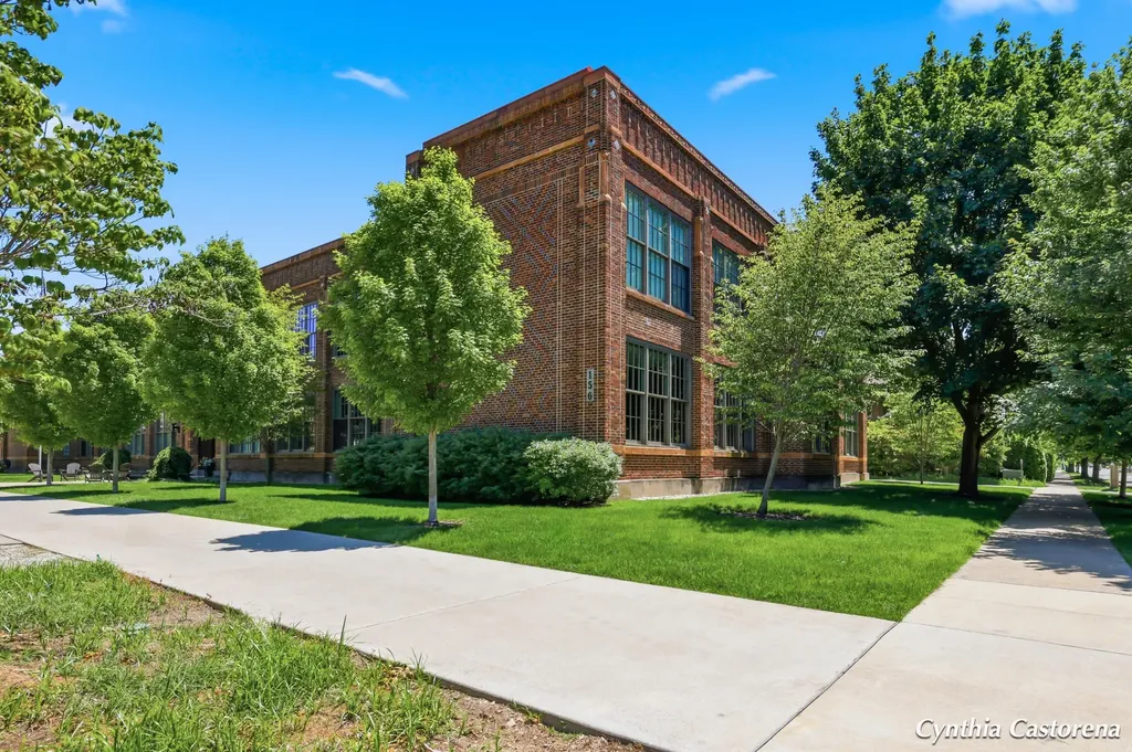 156 W 11th Street Holland City MI 49423