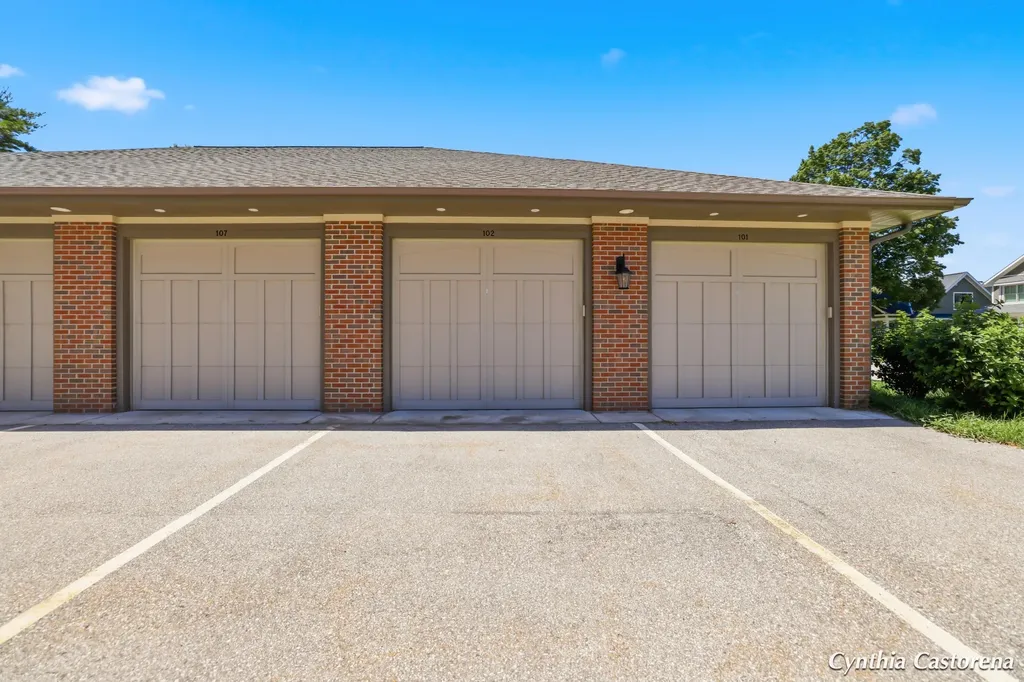 156 W 11th Street Holland City MI 49423