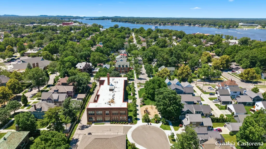 156 W 11th Street Holland City MI 49423