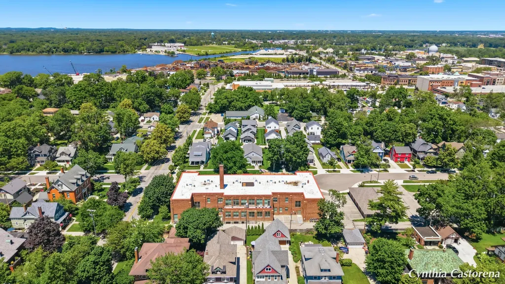 156 W 11th Street Holland City MI 49423